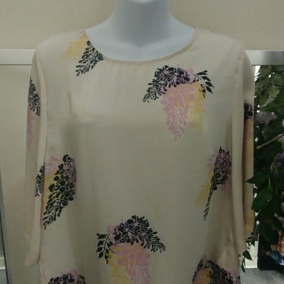 DKNYC Printed High Low Blouse - Picture 2 of 8